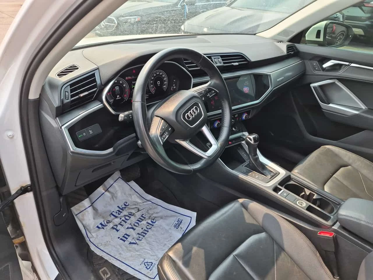 Audi Q3 Technik 45 TFSI | CARFAX | АВТОКРЕДИТ , снимка 7 - Автомобили и джипове - 55344063