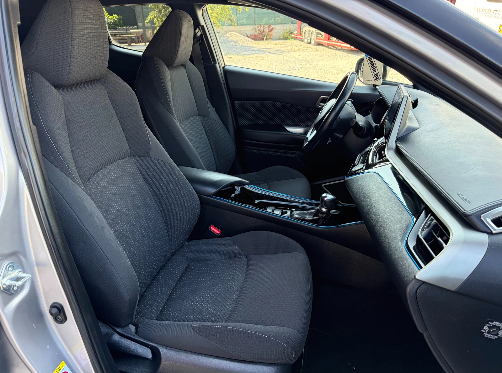 Toyota C-HR 1.8 Hybrid , снимка 13 - Автомобили и джипове - 55661012