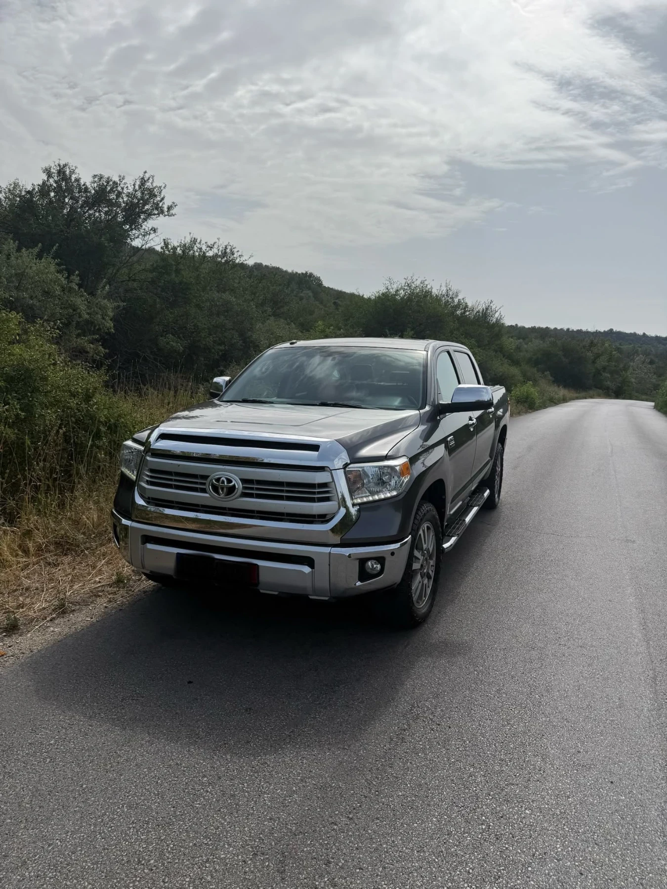 Toyota Tundra, снимка 2 - Автомобили и джипове - 55996863