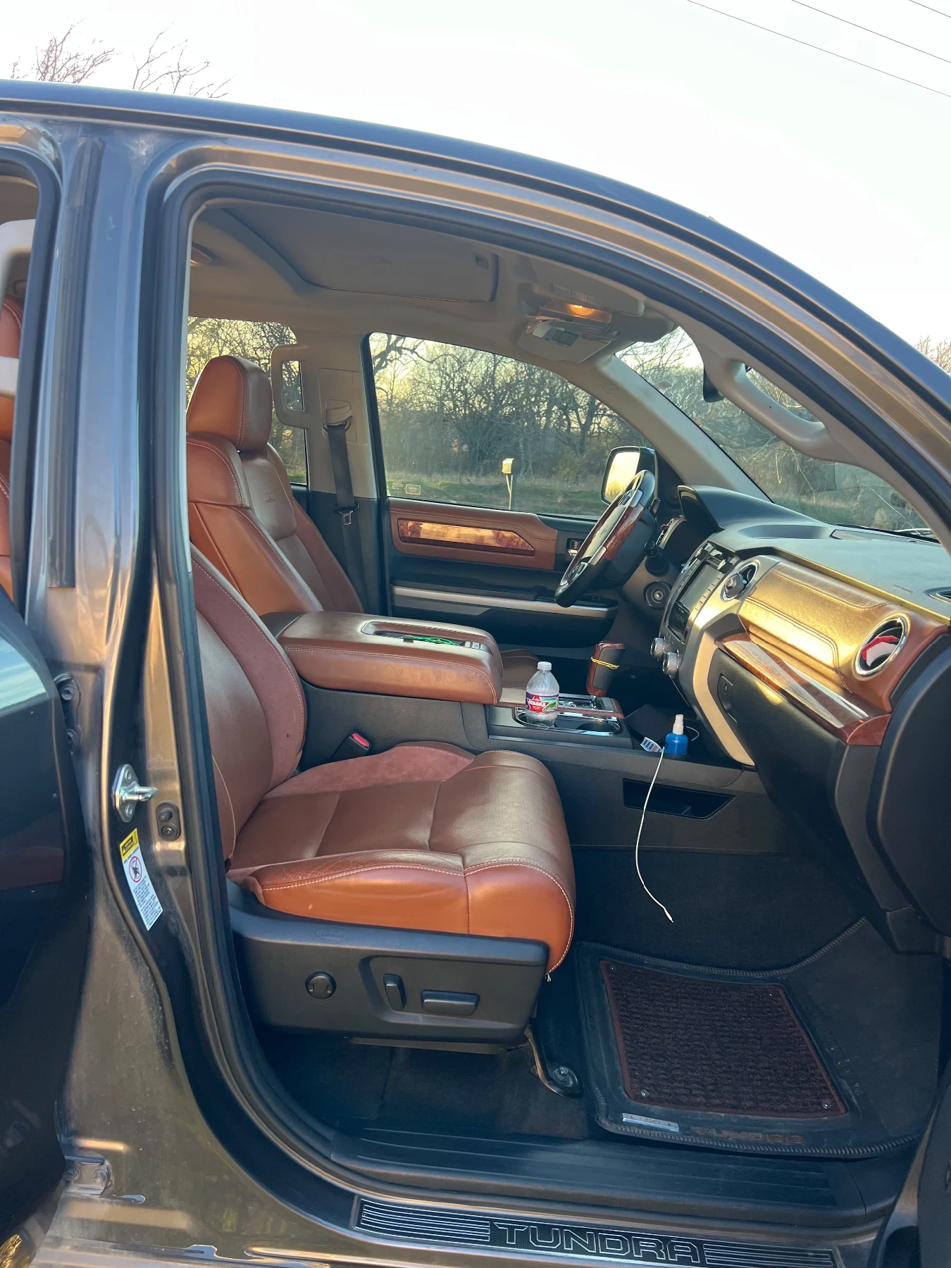 Toyota Tundra, снимка 6 - Автомобили и джипове - 55996863