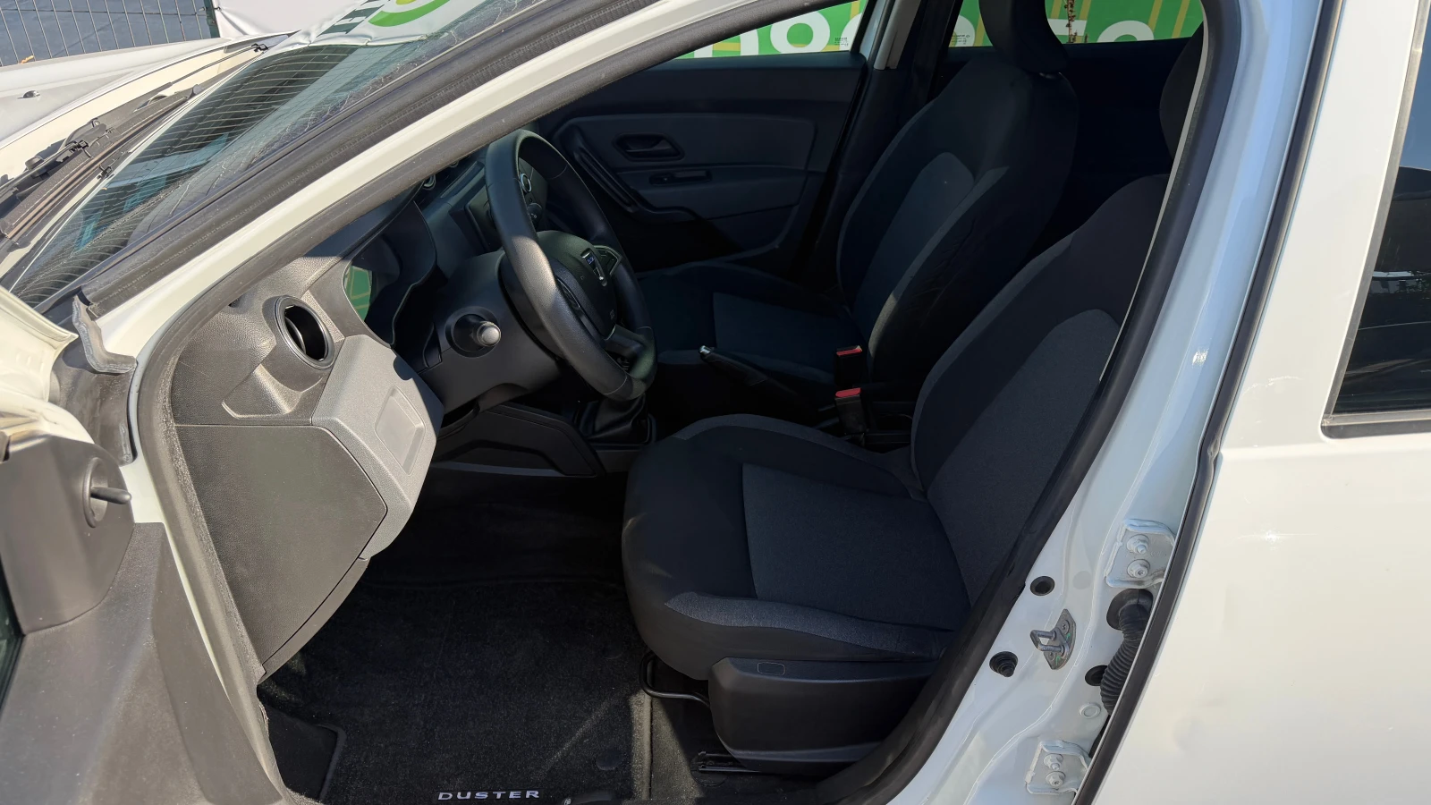 Dacia Duster 6 броя 1.5 dCi 4x4 от България с ДДС в Гаранция, снимка 8 - Автомобили и джипове - 56131846