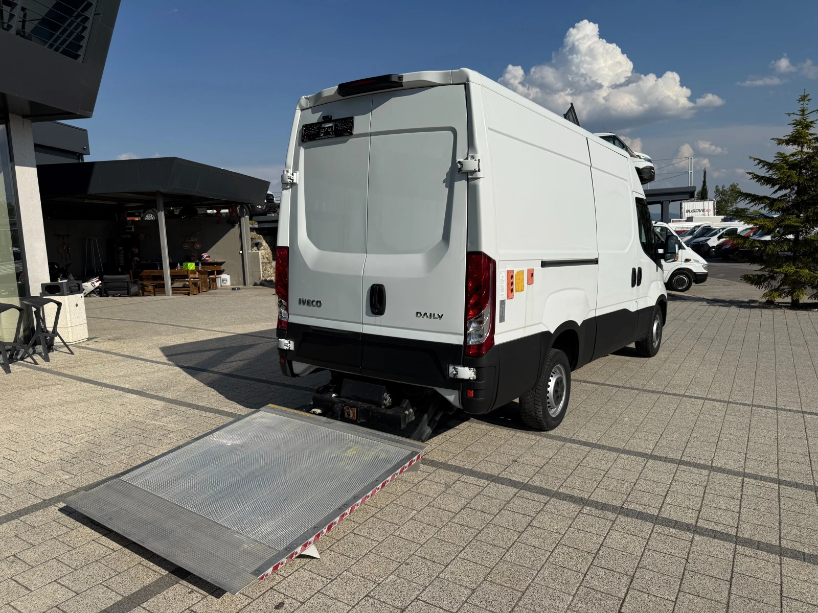 Iveco Daily 35-140 Клима Падащ борд L3H2  Euro 6, снимка 7 - Бусове и автобуси - 55378470