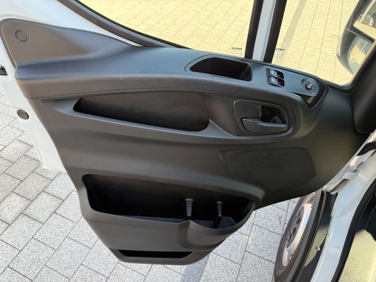 Iveco Daily 35-140 Клима Падащ борд L3H2  Euro 6, снимка 15 - Бусове и автобуси - 55378470
