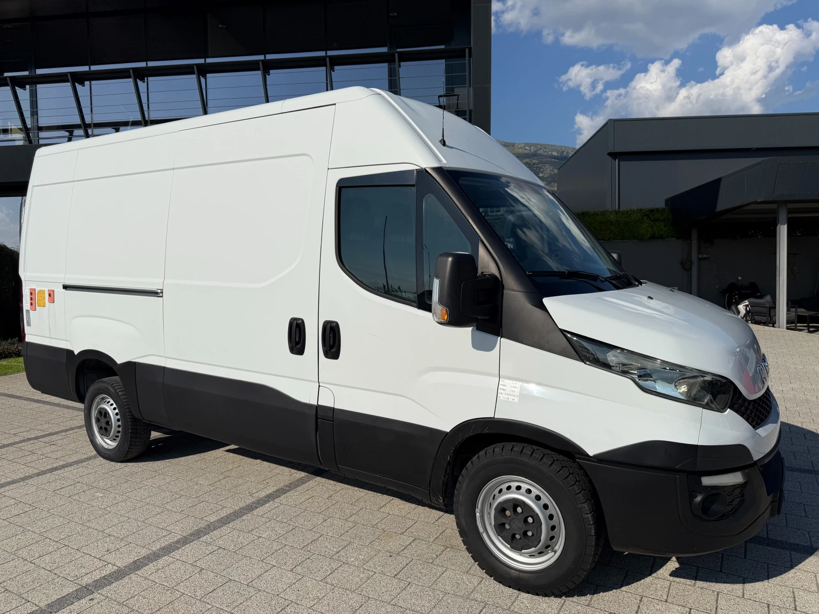 Iveco Daily 35-140 Клима Падащ борд L3H2  Euro 6, снимка 2 - Бусове и автобуси - 55378470