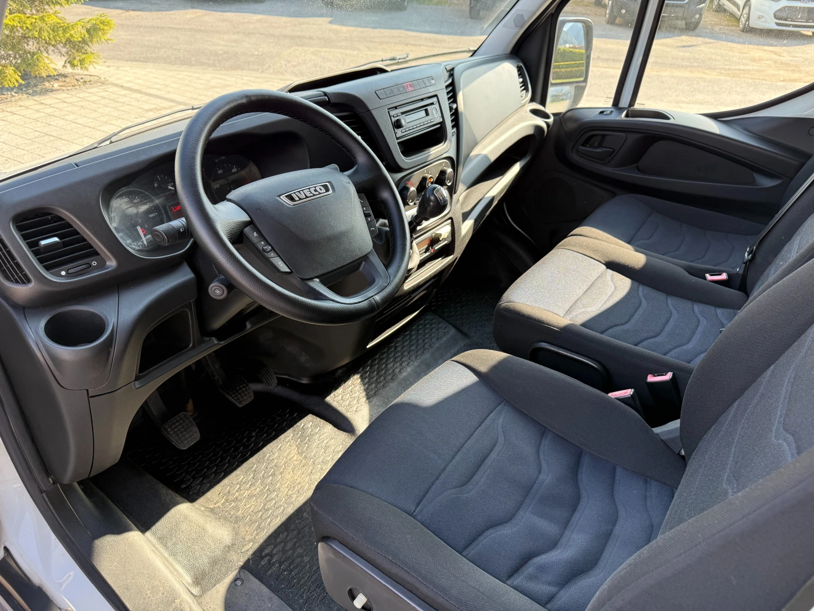 Iveco Daily 35-140 Клима Падащ борд L3H2  Euro 6, снимка 12 - Бусове и автобуси - 55378470