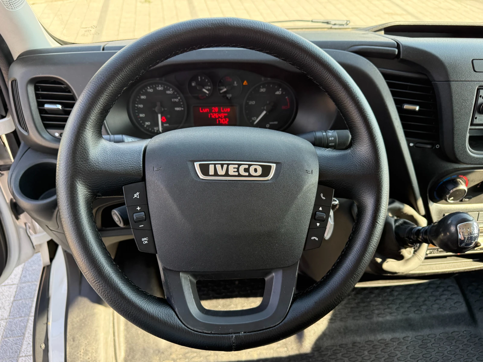 Iveco Daily 35-140 Клима Падащ борд L3H2  Euro 6, снимка 14 - Бусове и автобуси - 55378470
