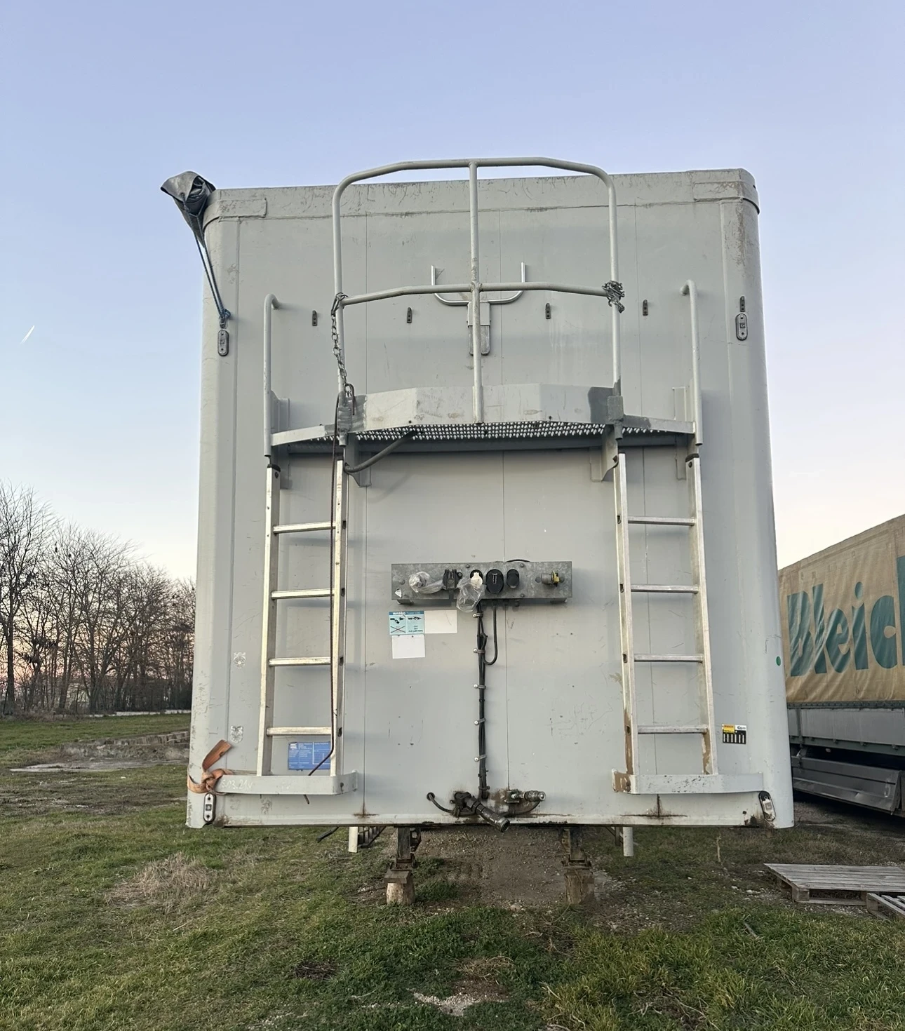 Полуремарке Knapen K100