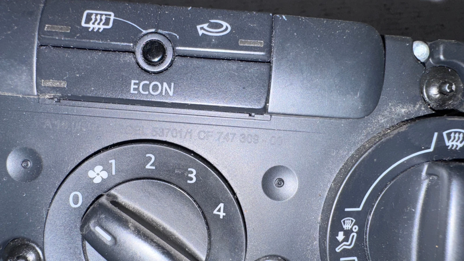   /  /  a VW Touran - CF747309-00 | Mobile.bg   2