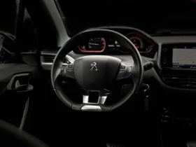 Peugeot 2008 На части 1.2 бензин автоматик, снимка 14