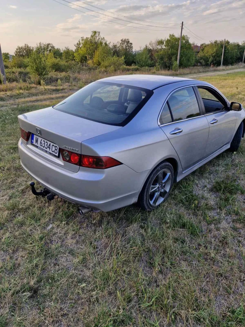 Honda Accord 2.0v-tec 155kc, снимка 4 - Автомобили и джипове - 47057452