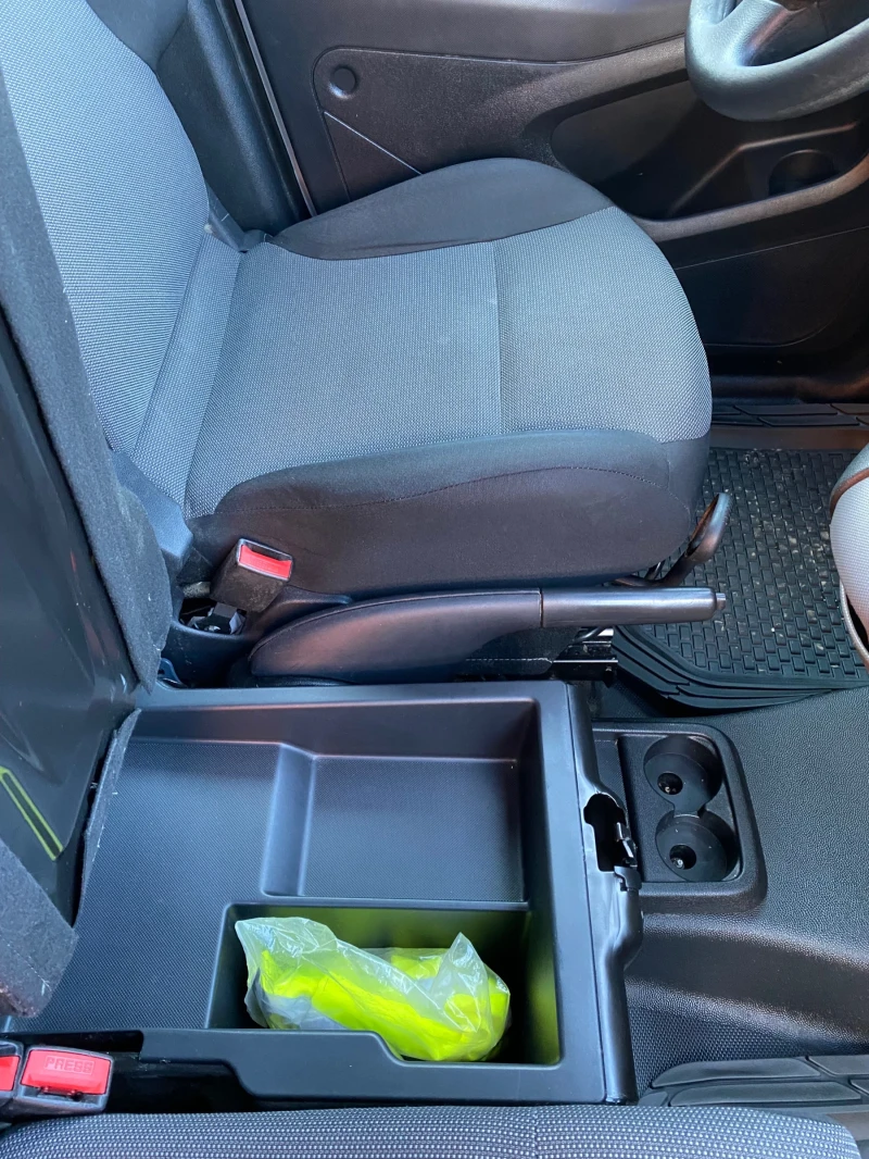 Citroen Berlingo 1.6 HDI-99кн, снимка 12 - Автомобили и джипове - 49524425