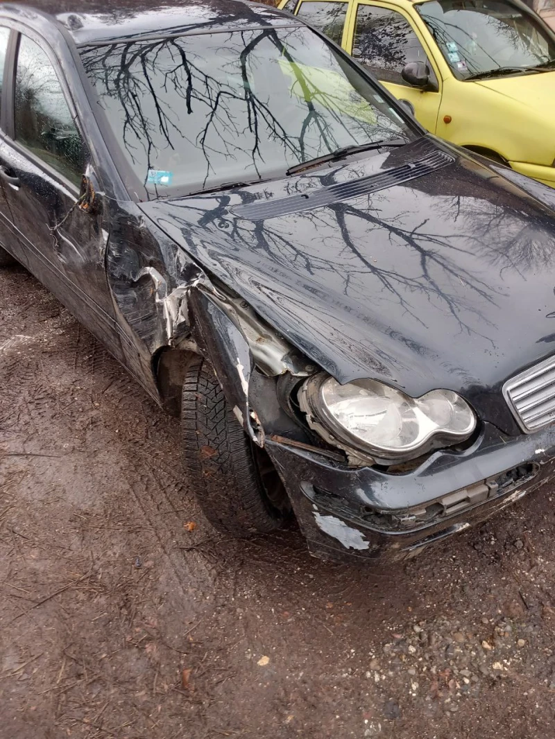 Mercedes-Benz C 220 2.2 CDI, снимка 2 - Автомобили и джипове - 48433069