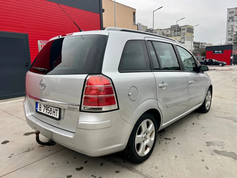 Opel Zafira 1.9 CDTI Нави, снимка 4 - Автомобили и джипове - 53417401