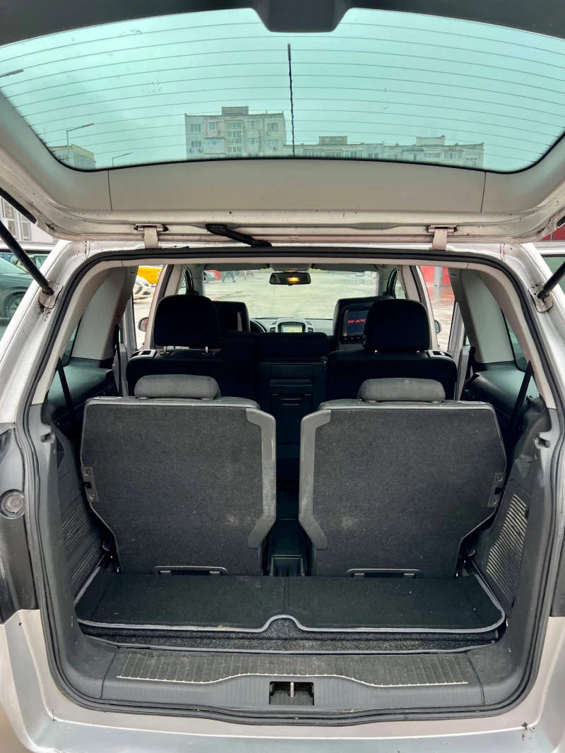 Opel Zafira 1.9 CDTI Нави, снимка 15 - Автомобили и джипове - 53417401
