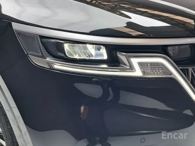 Kia Carnival 9-seater prestige, снимка 14 - Автомобили и джипове - 55563938