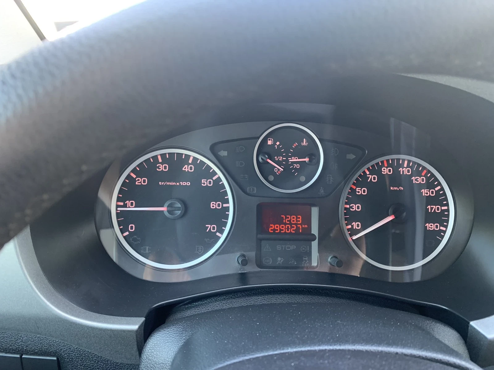 Peugeot Partner Tepee - изображение 9