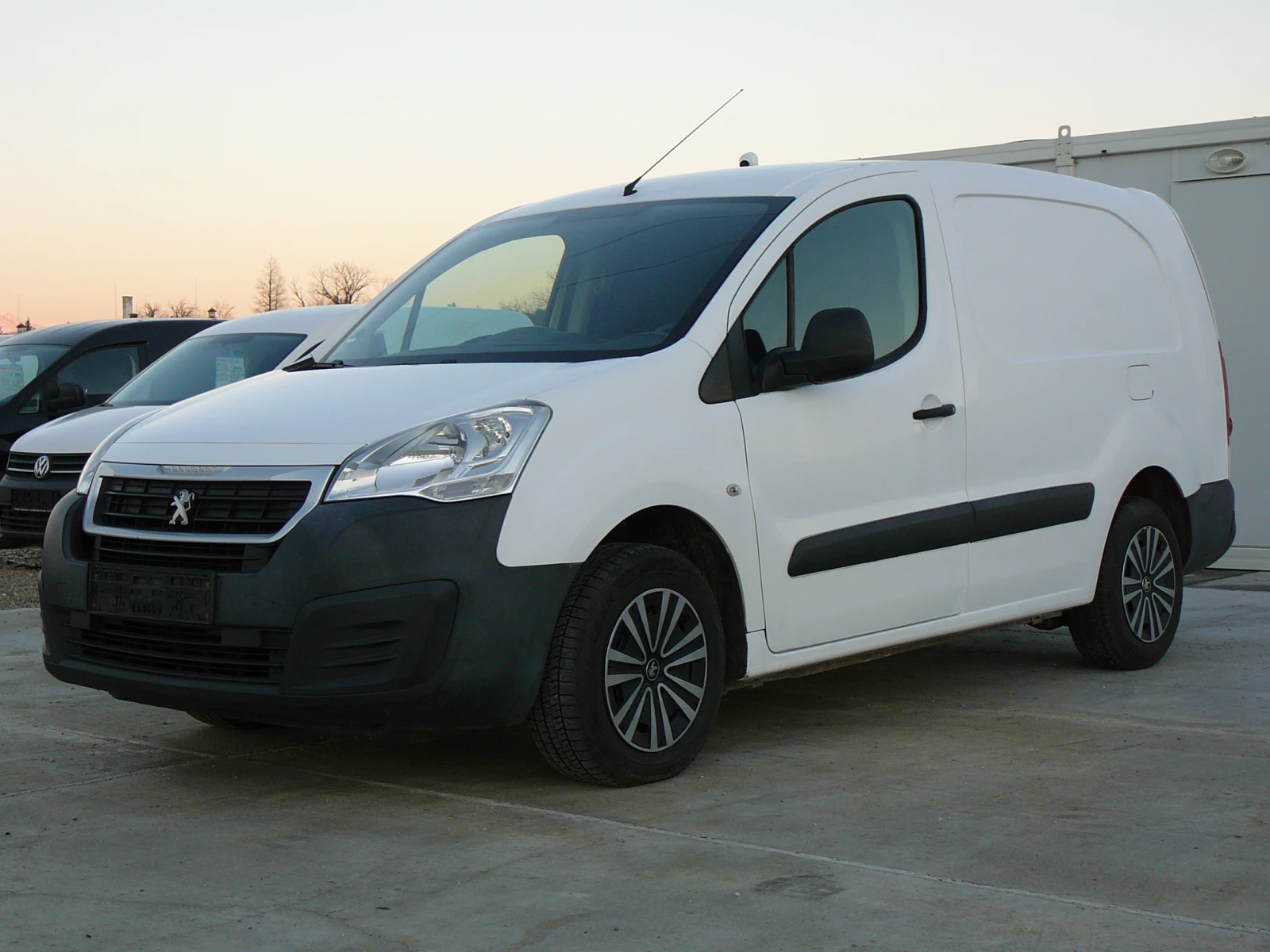 Peugeot Partner 1.6 hdi MAXI 2+ 1 - изображение 2