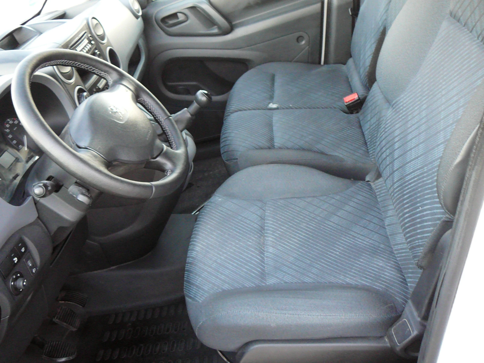 Peugeot Partner 1.6 hdi MAXI 2+ 1 - изображение 8