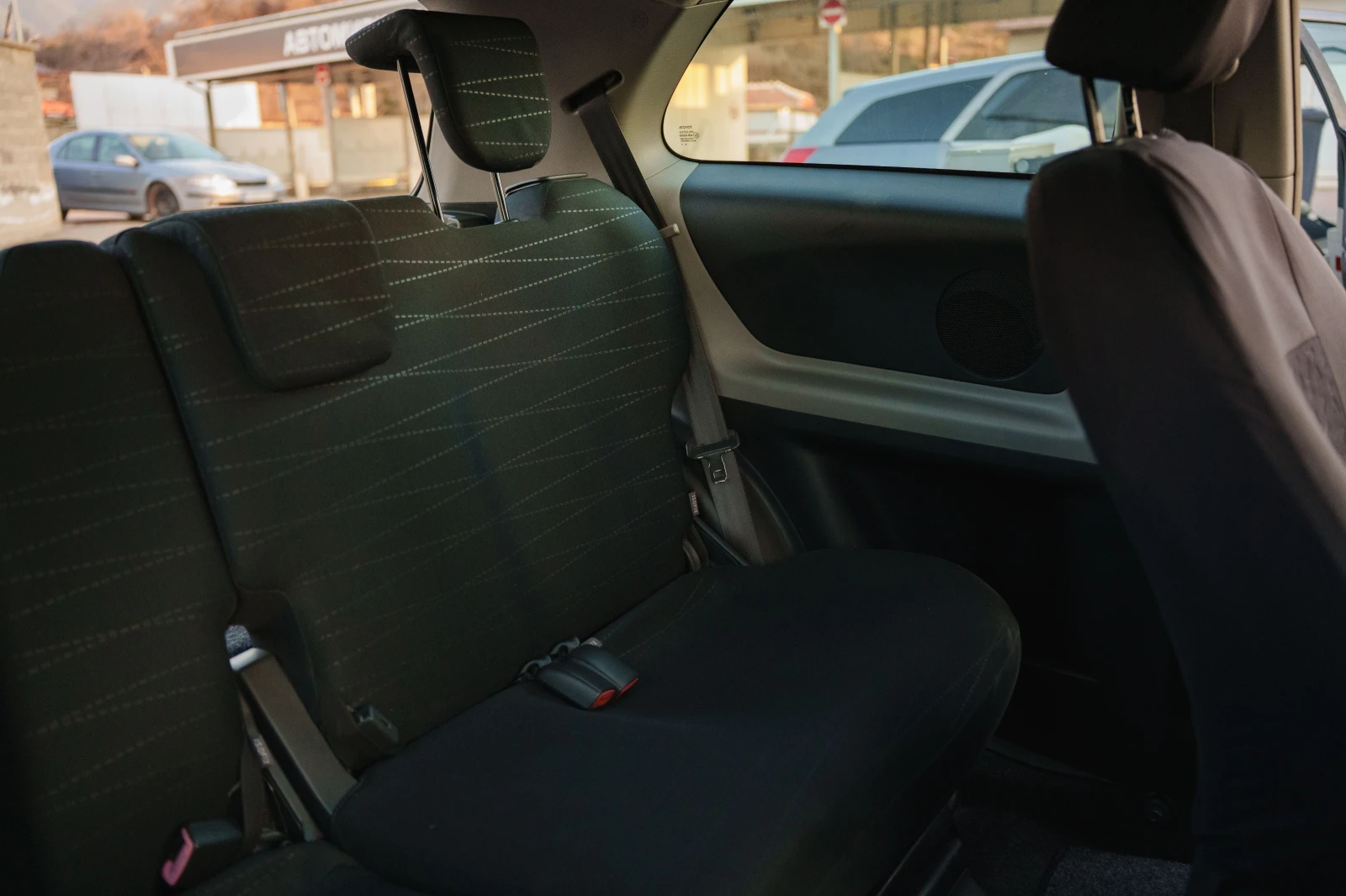 Toyota Yaris, снимка 16 - Автомобили и джипове - 53827954