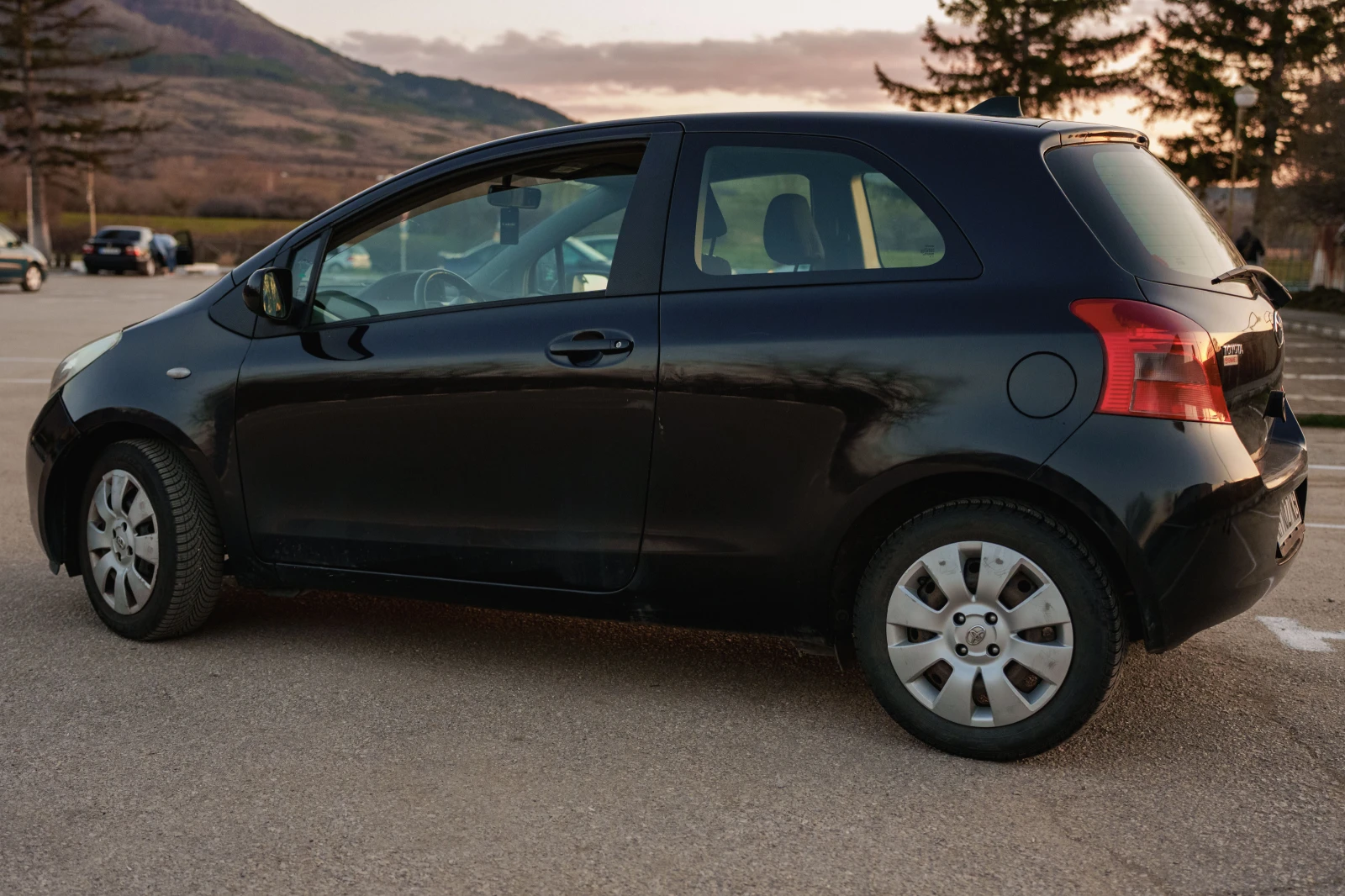 Toyota Yaris, снимка 3 - Автомобили и джипове - 53827954