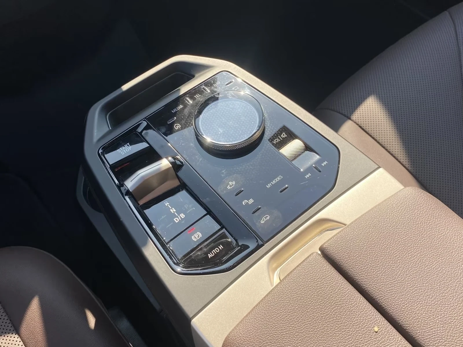 BMW iX 50 xDrive Panorama Head Up Harman Kardon, снимка 10 - Автомобили и джипове - 54448690