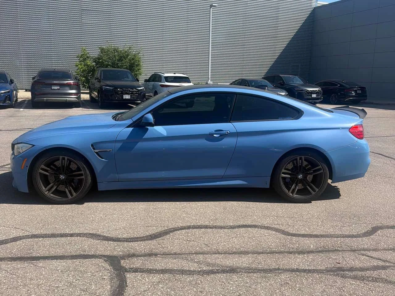 BMW M4 * ТРИ КЛЮЧА * CARFAX * ОПЦИЯ ЗА ФИНАНСИРАНЕ, снимка 2 - Автомобили и джипове - 55152277