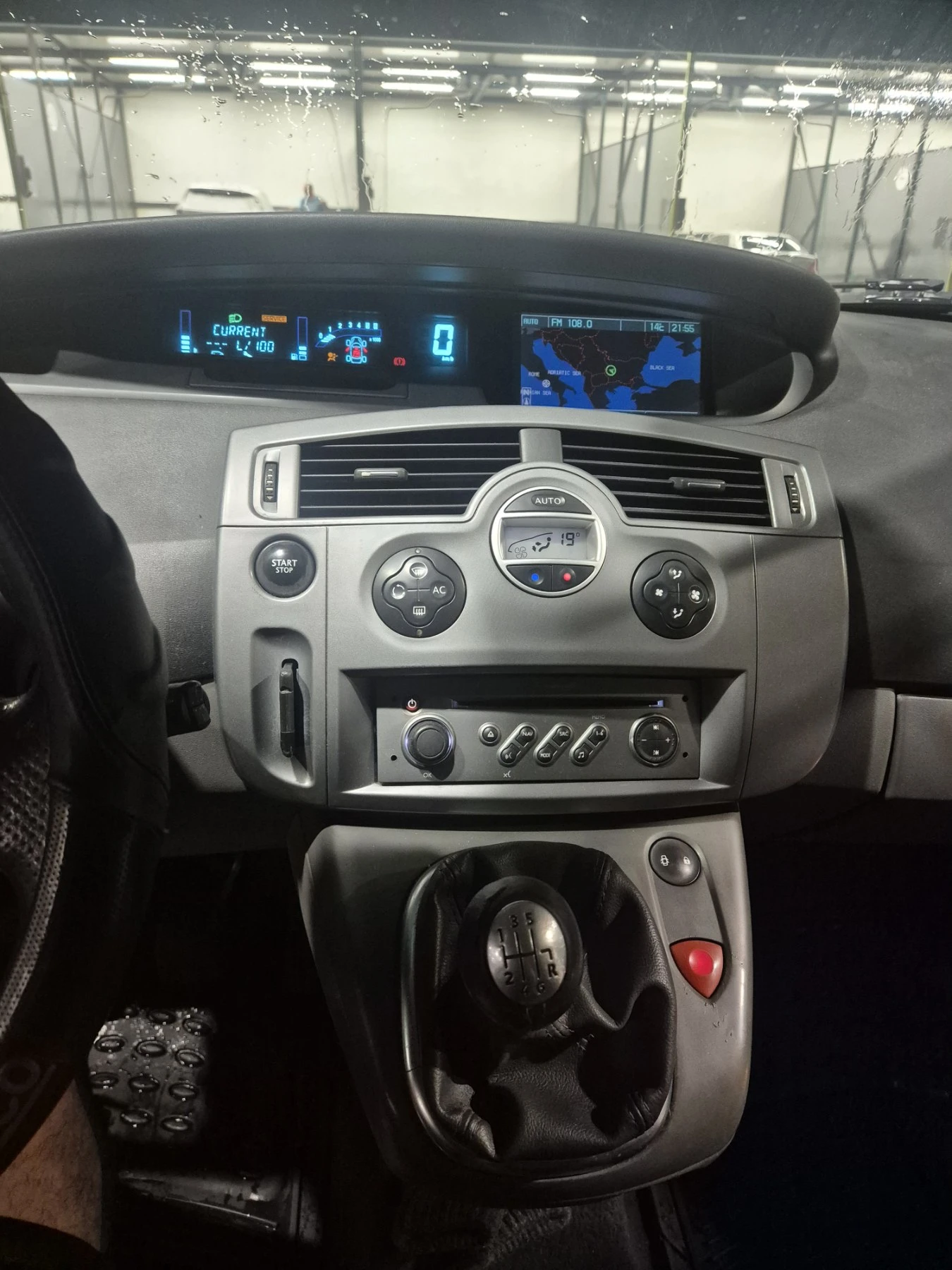 Renault Scenic, снимка 15 - Автомобили и джипове - 55217162