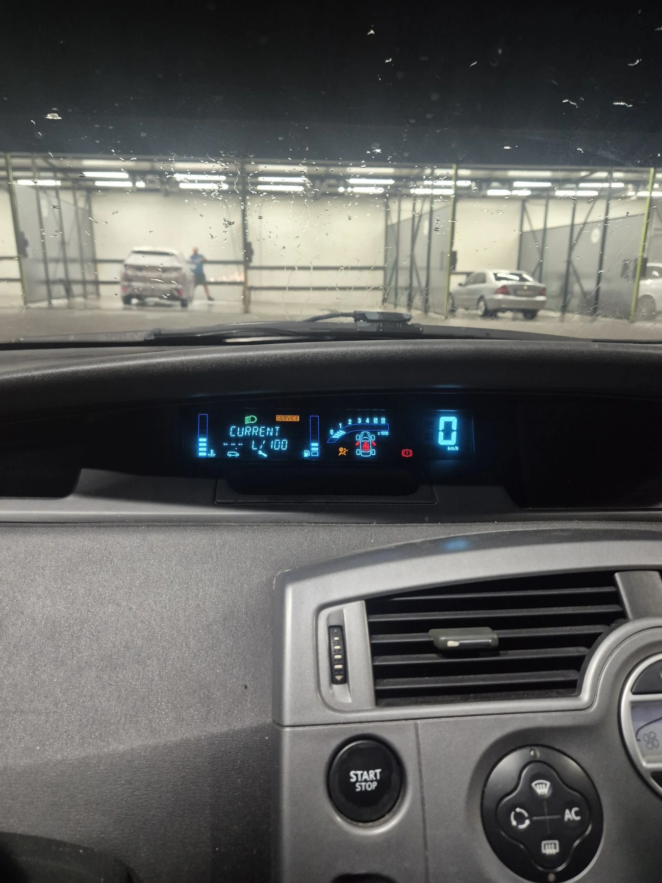 Renault Scenic, снимка 10 - Автомобили и джипове - 55217162
