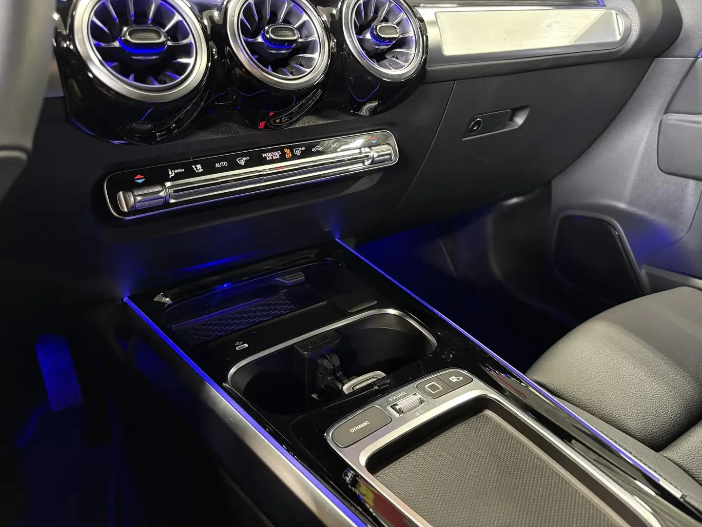 Mercedes-Benz EQB 250+ ЦЕНА ДО БЪЛГАРИЯ РЕГИСТРАЦИЯ & АВТОКРЕДИТ, снимка 10 - Автомобили и джипове - 55348881