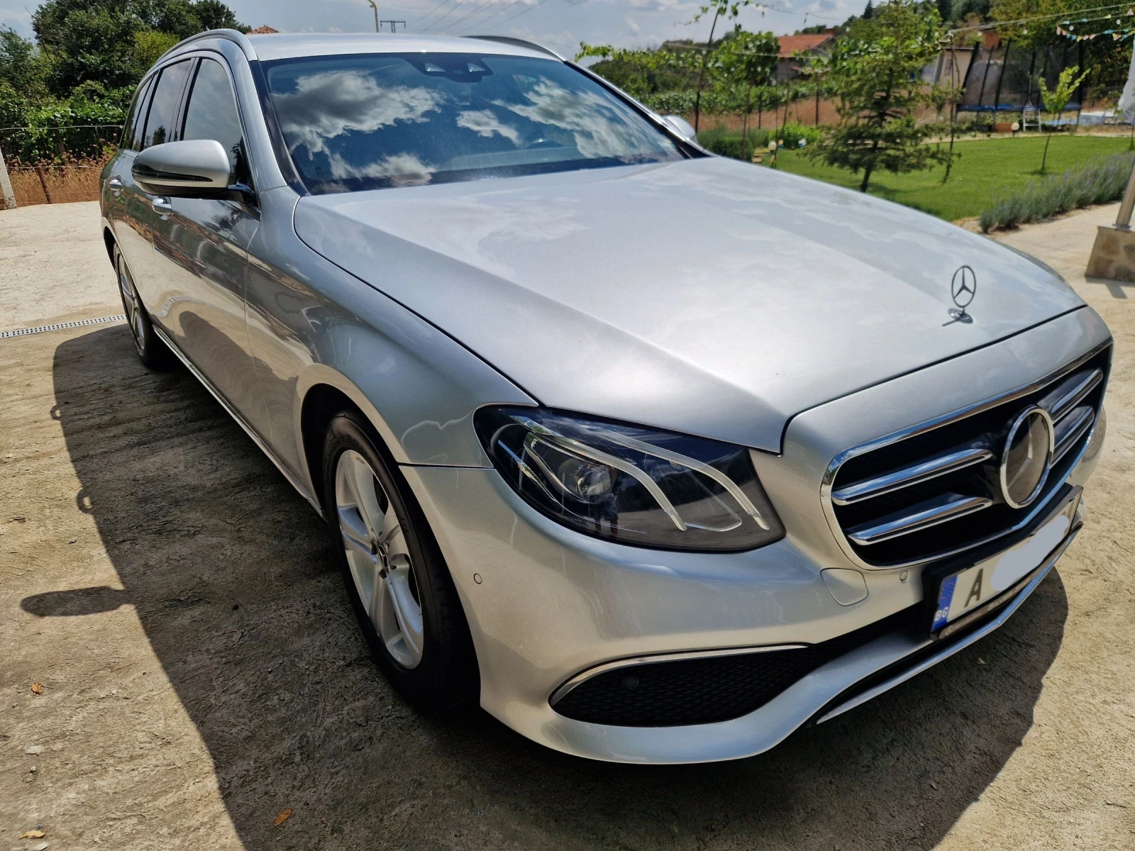 Mercedes-Benz E 220 W213 дизел, снимка 3 - Автомобили и джипове - 55381760