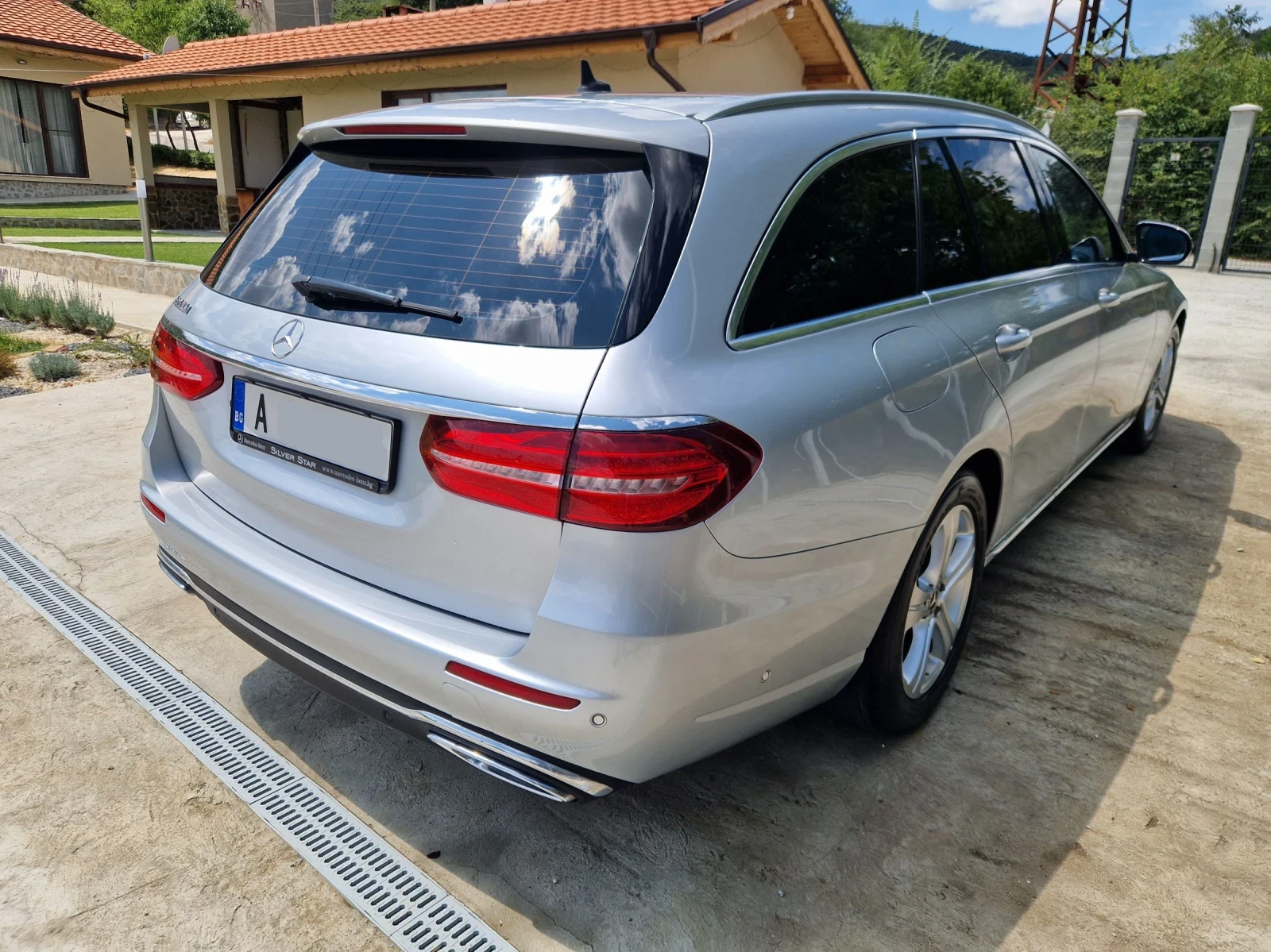 Mercedes-Benz E 220 W213 дизел, снимка 5 - Автомобили и джипове - 55381760