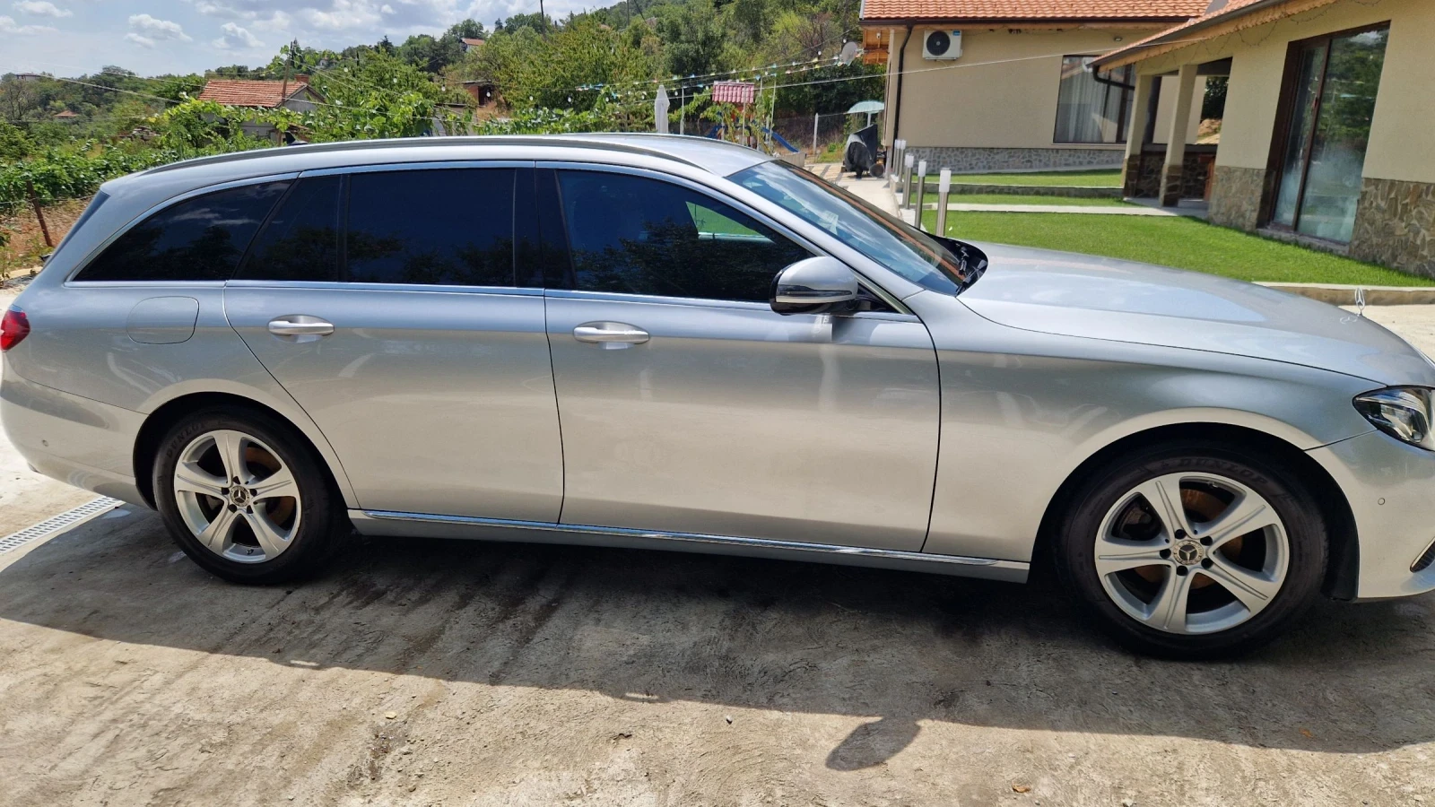 Mercedes-Benz E 220 W213 дизел, снимка 4 - Автомобили и джипове - 55381760