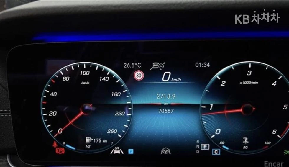 Mercedes-Benz E 220 4MATIC AMG LINE HEAD UP 360CAM PANORAMA , снимка 7 - Автомобили и джипове - 55513458