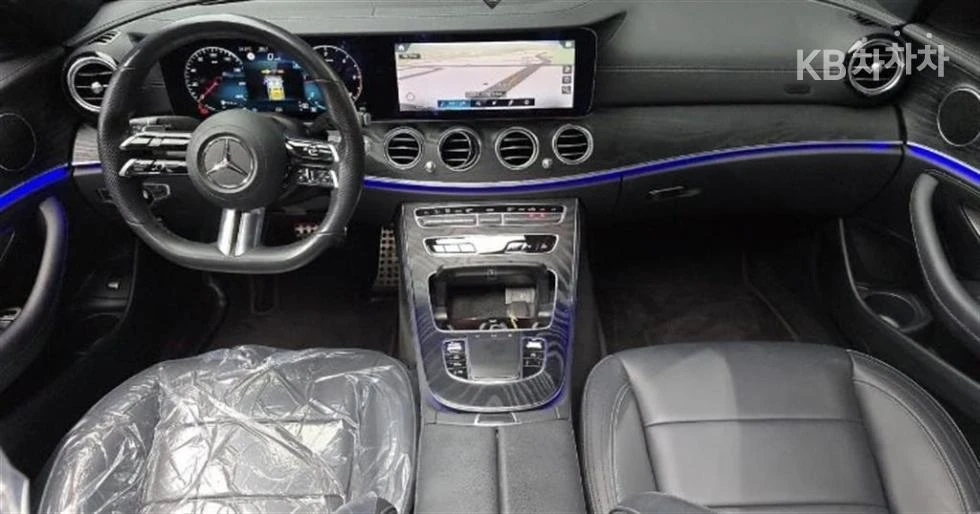 Mercedes-Benz E 220 4MATIC AMG LINE HEAD UP 360CAM PANORAMA , снимка 5 - Автомобили и джипове - 55513458
