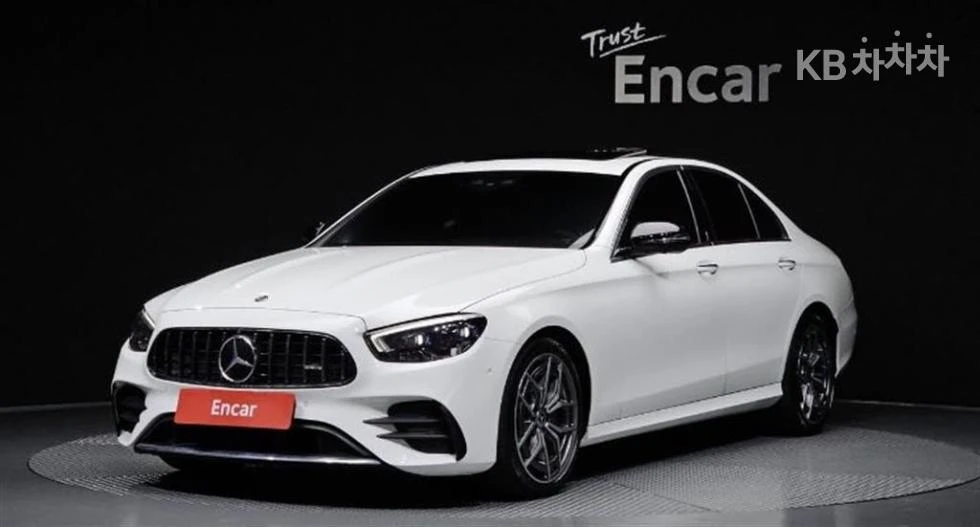 Mercedes-Benz E 220 4MATIC AMG LINE HEAD UP 360CAM PANORAMA 