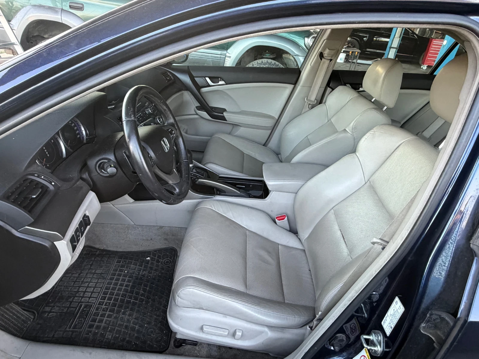 Honda Accord 2.4 Automat , снимка 10 - Автомобили и джипове - 55781424