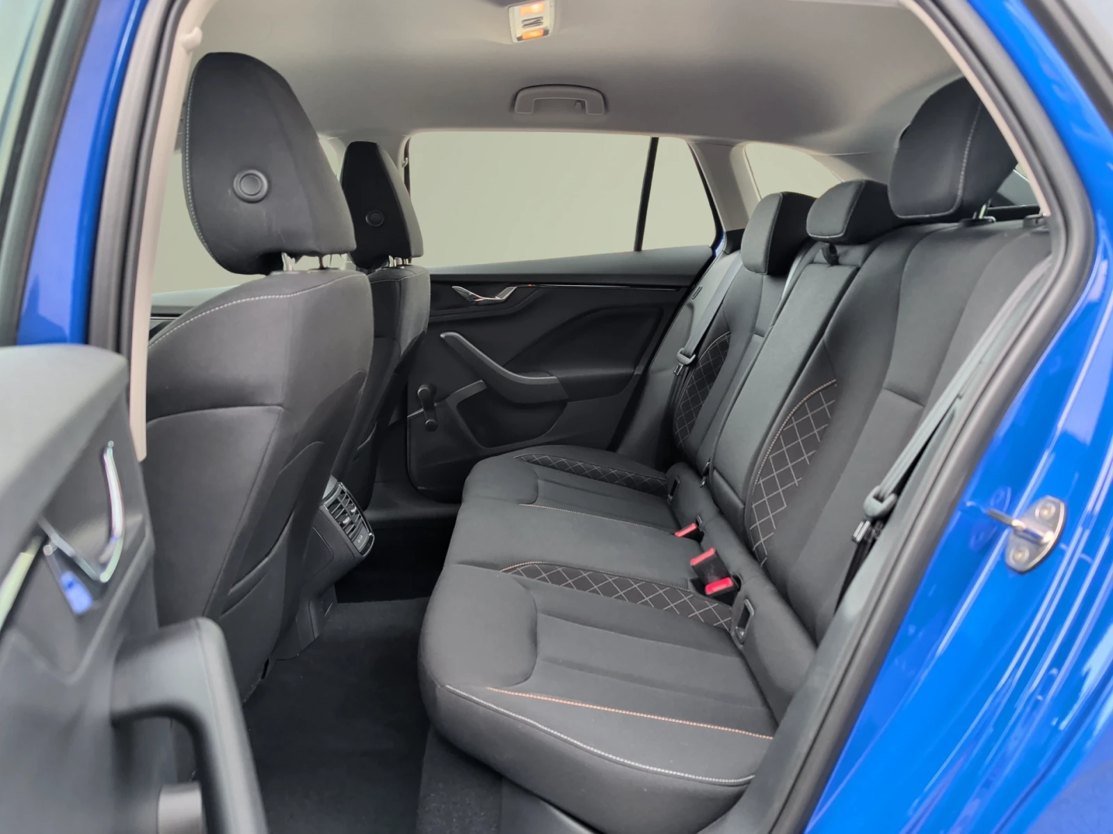 Skoda Scala 1.0 TSI/110 k.с., снимка 12 - Автомобили и джипове - 56221346