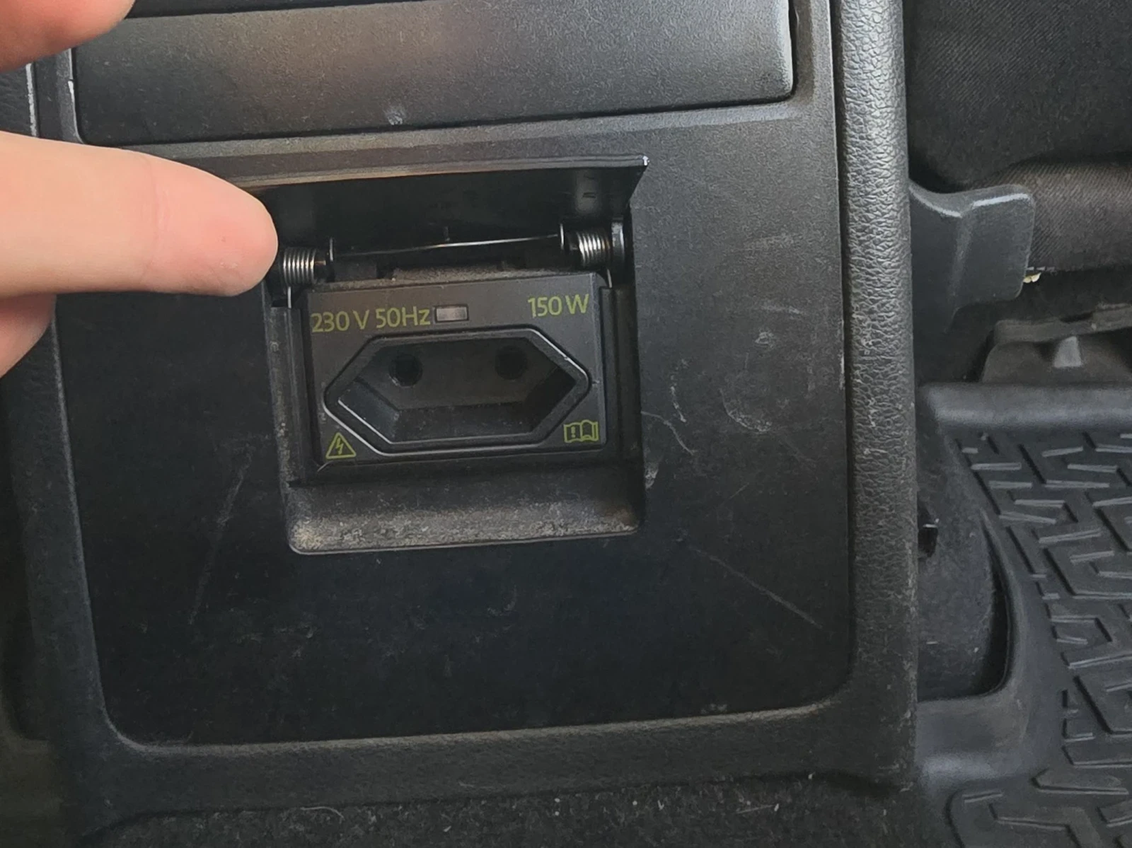 Skoda Octavia 1.6 TDI 4x4, снимка 10 - Автомобили и джипове - 56254729