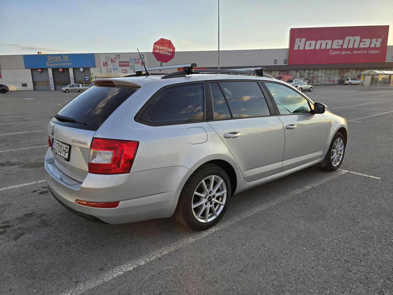 Skoda Octavia 1.6 TDI 4x4, снимка 2 - Автомобили и джипове - 56254729
