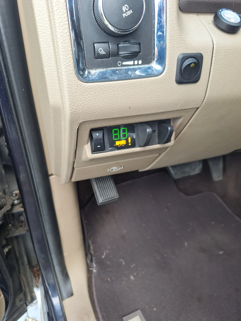 Dodge RAM 1500 5.7 HEMI, снимка 11 - Автомобили и джипове - 52836064