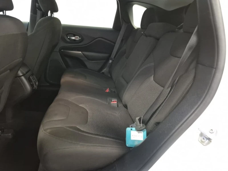 Jeep Cherokee * SPORT * CARFAX * БЕЗ ПЪРВОНАЧАЛНА ВНОСКА, снимка 12 - Автомобили и джипове - 53361716