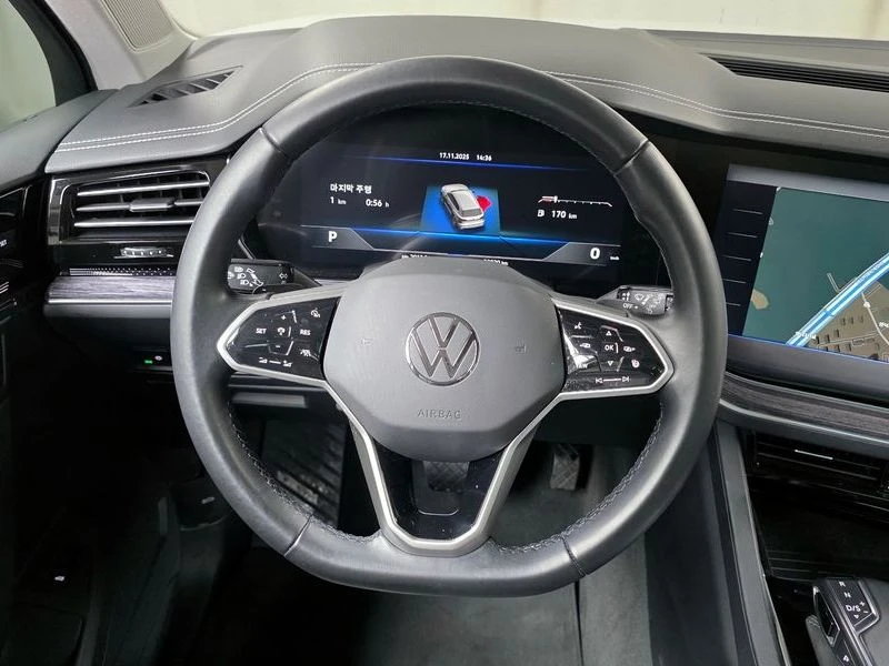 VW Touareg 3.0 DPY Automatic, снимка 13 - Автомобили и джипове - 55730487