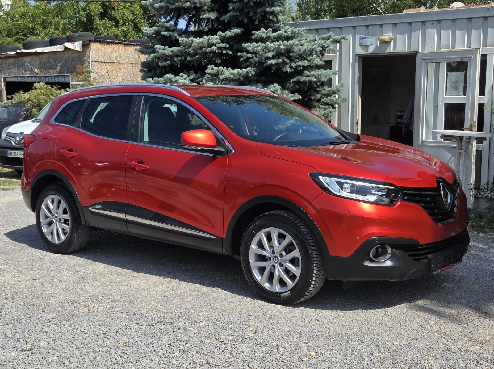 Renault Kadjar 1.5dCi 110hp LED/NAVI/KEYLESS - изображение 4
