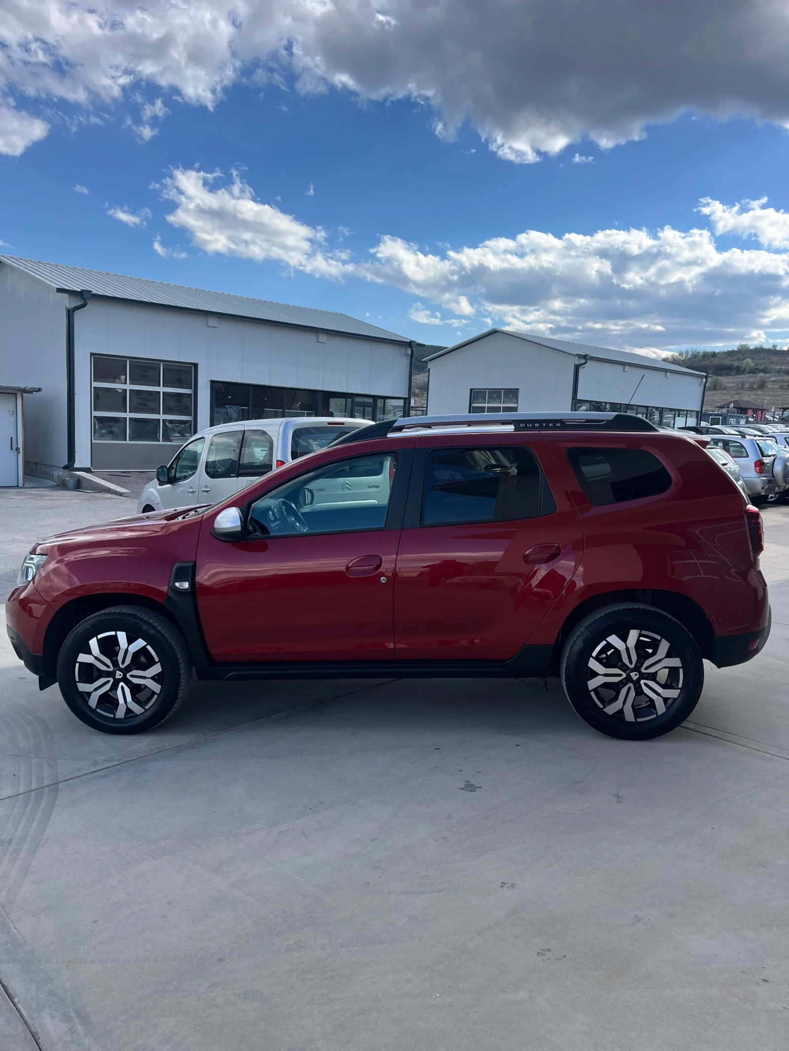 Dacia Duster, снимка 4 - Автомобили и джипове - 54577239