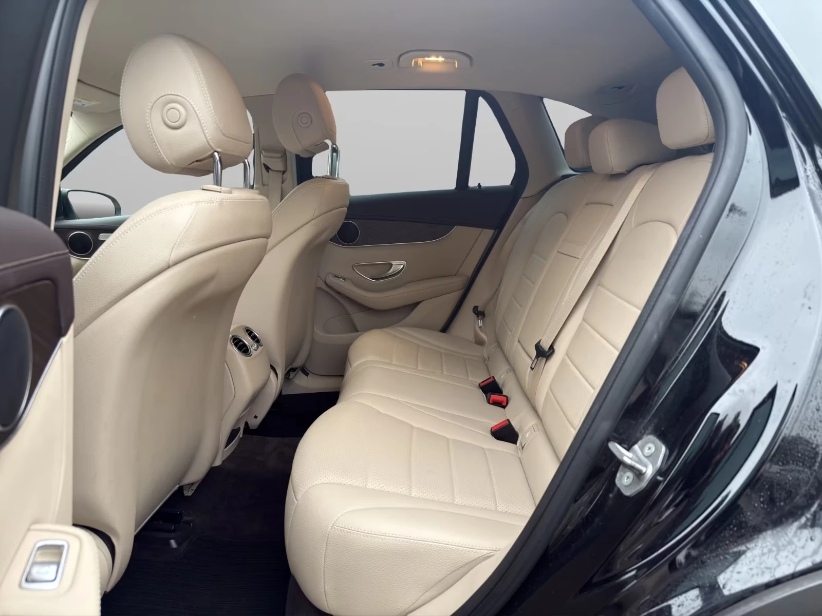 Mercedes-Benz GLC 300 D/4MATIC/AMG/EXCLUSIVE 360  MBUX FULL LED BURMESTE, снимка 14 - Автомобили и джипове - 54713891