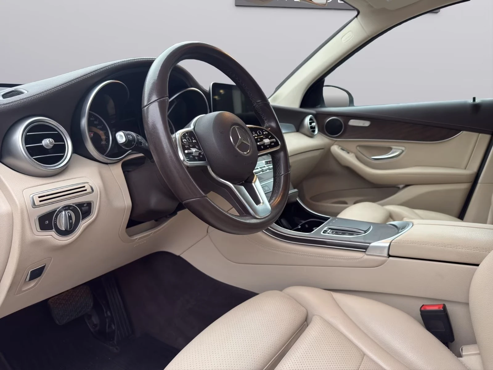 Mercedes-Benz GLC 300 D/4MATIC/AMG/EXCLUSIVE 360  MBUX FULL LED BURMESTE, снимка 7 - Автомобили и джипове - 54713891
