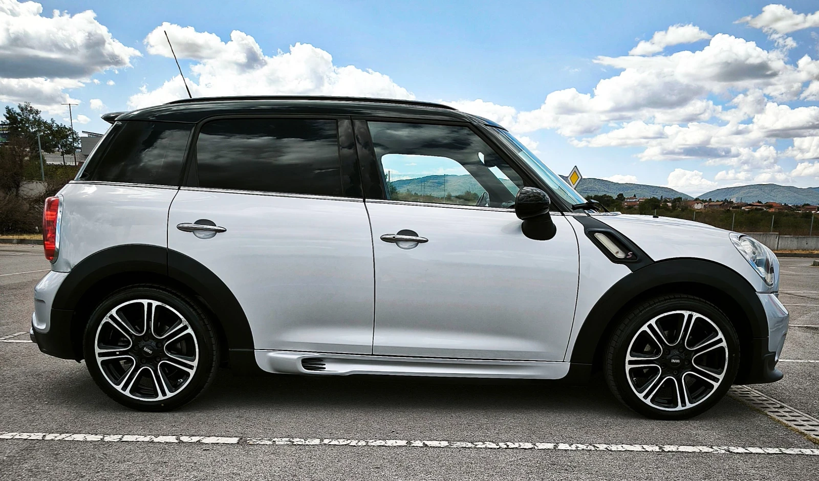 Mini Countryman 2.0SD all4 обслужени вериги, снимка 4 - Автомобили и джипове - 55950717
