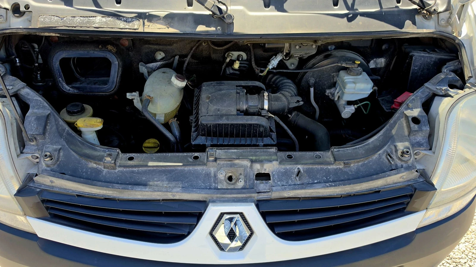 Renault Master 2, 5 DCI , снимка 14 - Бусове и автобуси - 54423917