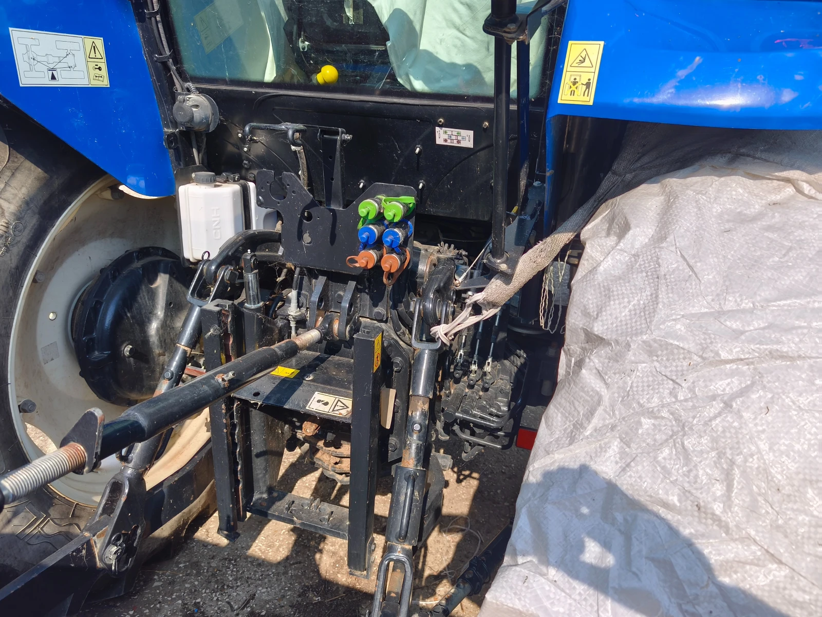 Трактор New Holland TD5.85, снимка 2 - Селскостопанска техника - 56241749