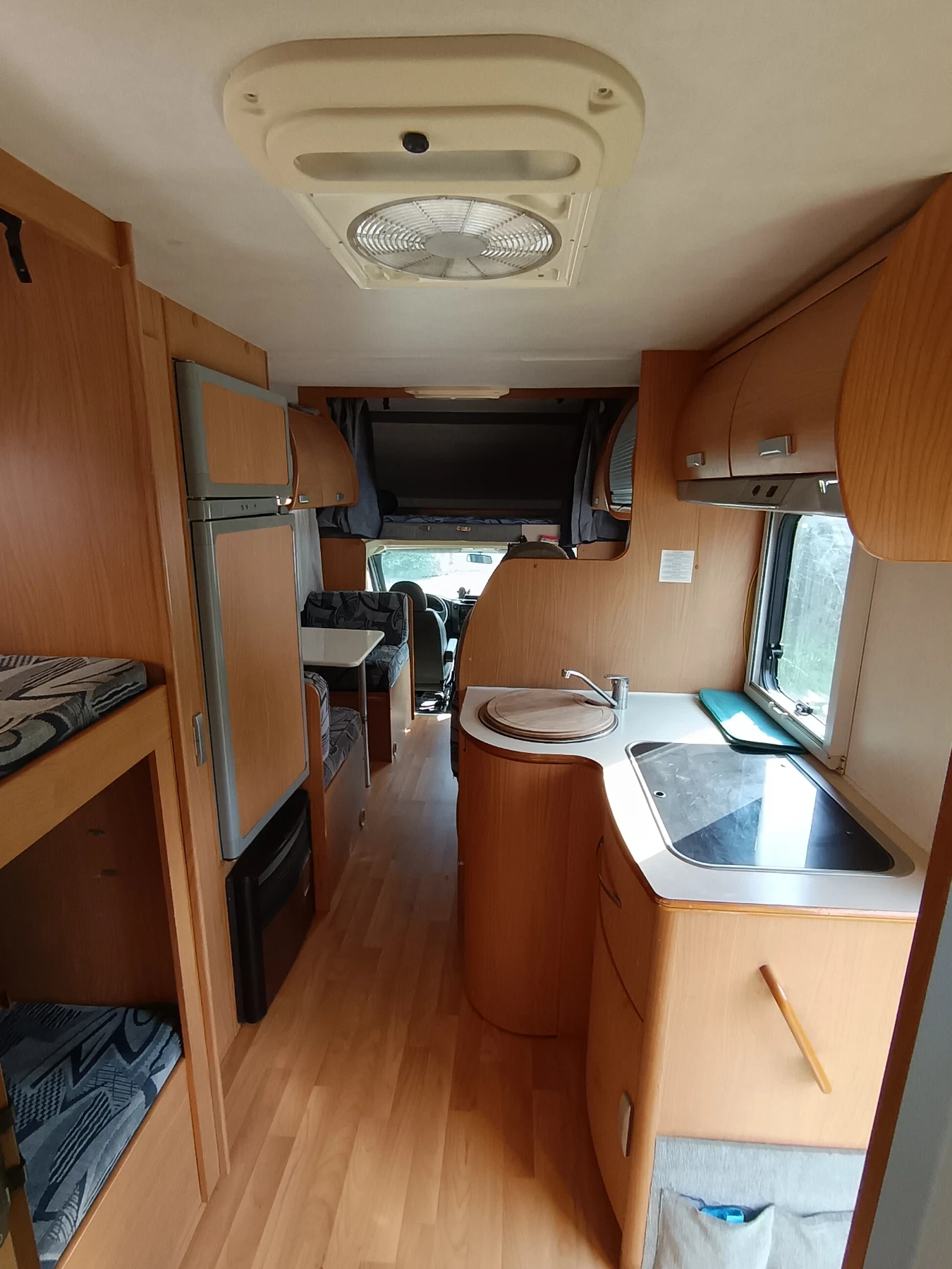 Кемпер Ford Blue Camp Sky 400, снимка 9 - Каравани и кемпери - 55313419